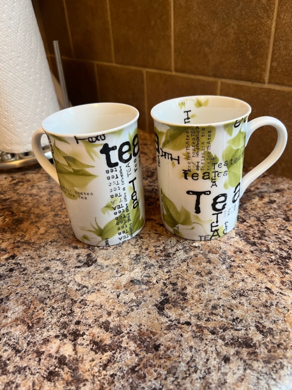 Konitz Mug Tea Written

Tea Leaf White 4

Inches Tall 8 Oz

Set of 2.